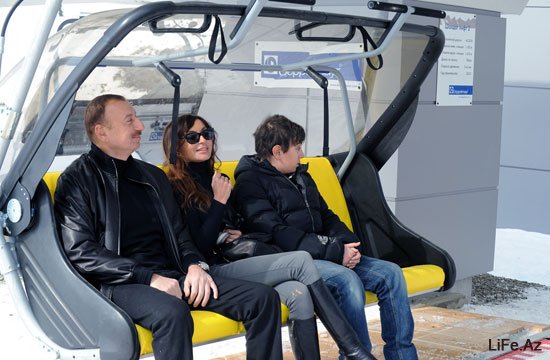 Президент Азербайджана и его супруга приняли участие в открытии канатного и лыжного спуска Шахдагского туристического комплекса [ФОТО]