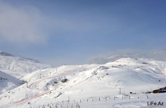 Президент Азербайджана и его супруга приняли участие в открытии канатного и лыжного спуска Шахдагского туристического комплекса [ФОТО]