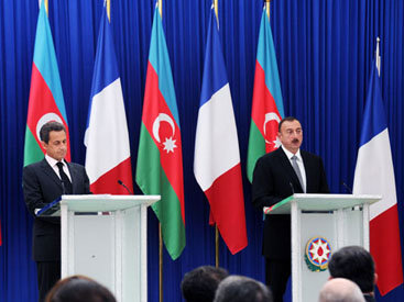 Состоялась встреча тет-а-тет президентов Азербайджана и Франции