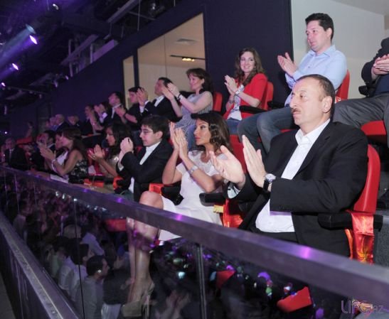 Президент Ильхам Алиев наблюдал финал песенного конкурса «Евровидение-2012» [Фото]
