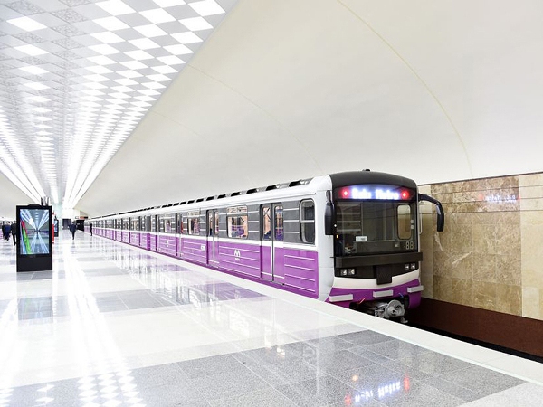 Линии бакинского метро разделят