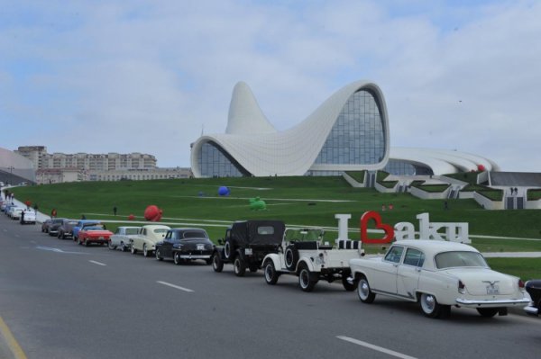 Обнародована программа автопробега классических машин в Баку