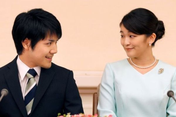 Императорский двор Японии объявил о помолвке принцессы Мако