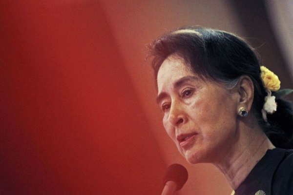 Рассматривается вопрос лишения главы правительства Мьянмы Нобелевской премии