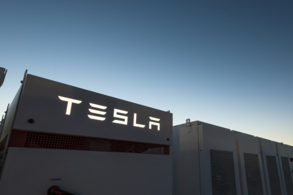 Tesla создаст полностью автономный автомобиль