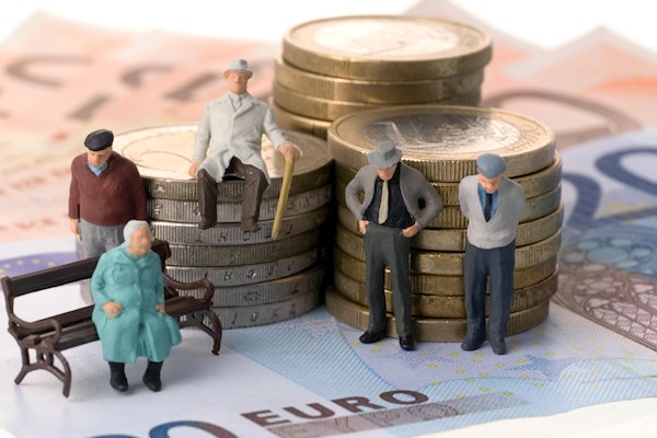 Министр: «Все пенсии и пособия будут выплачены до конца года»