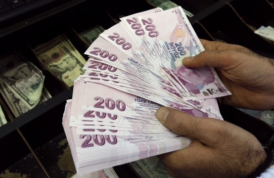 В Турции курс доллара превысил отметку 6 лир, евровалюта также в режиме сваливания