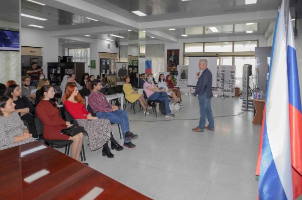 В Баку стартовал международный проект «Школа реальной журналистики»