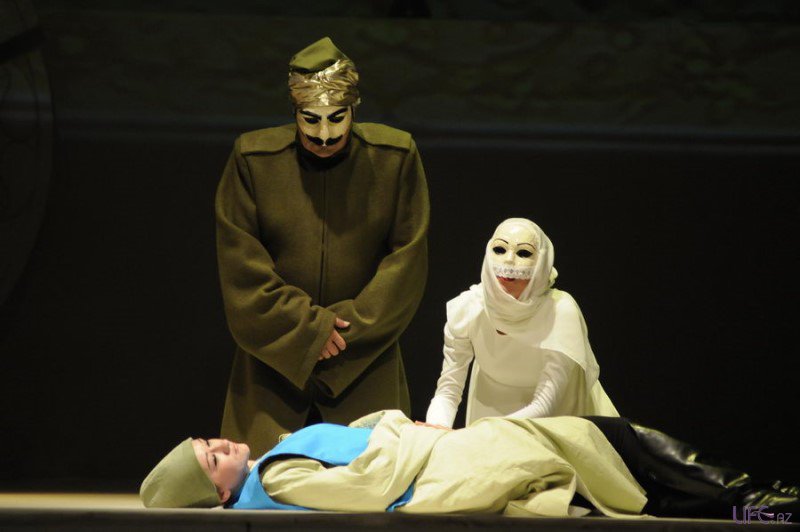 Семь красавиц» на сцене Русского драматического театра