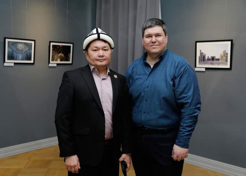 В Баку состоялось открытие фотовыставки «Узбекистан - жемчужина Востока» 